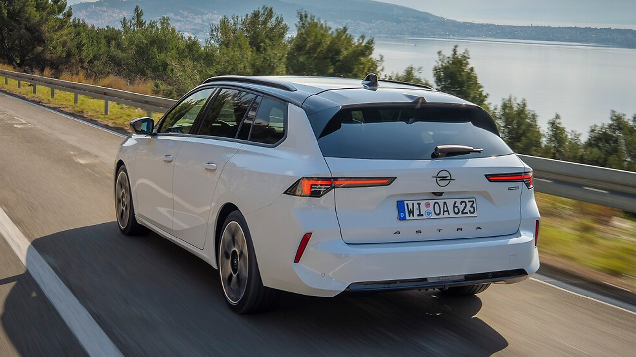 Opel Astra Sports Tourer Hybrid